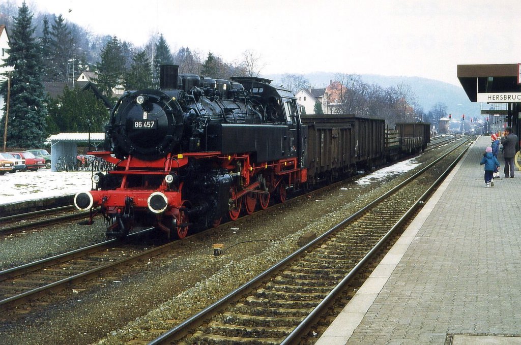 Baureihe 86 / Baureihe 086 : 86 457 bei Lastprobefahrten im Frhjahr 1985 in Hersbruck.