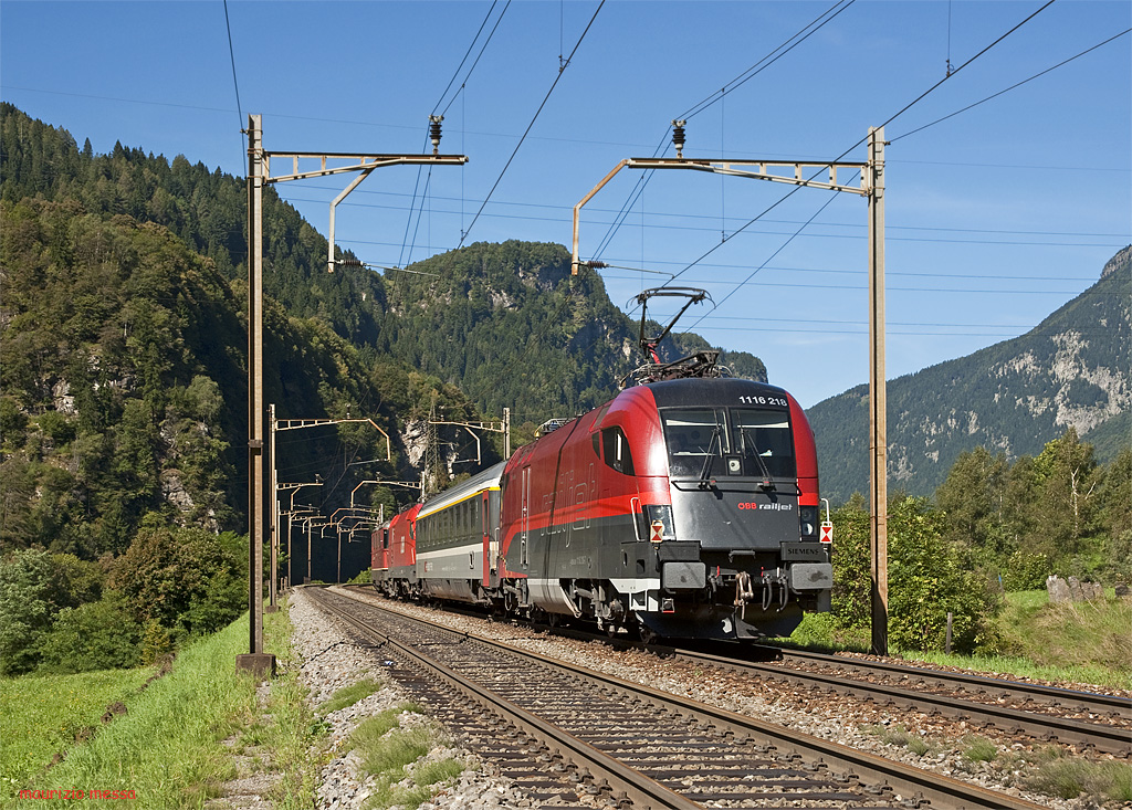 BB 1116 218 in Railjet livery during un test-run over the Gotthard's southern side, here near Faido on the 11th of September in 2010. In the same train the BB 1016 020 (inactive) and the SBB Re4/4'' 11260 (active)