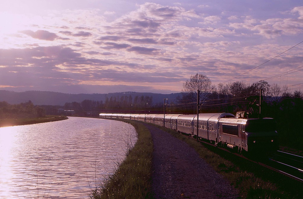 BB 15010, Steinbourg, 24.04.2000, Zug 107.