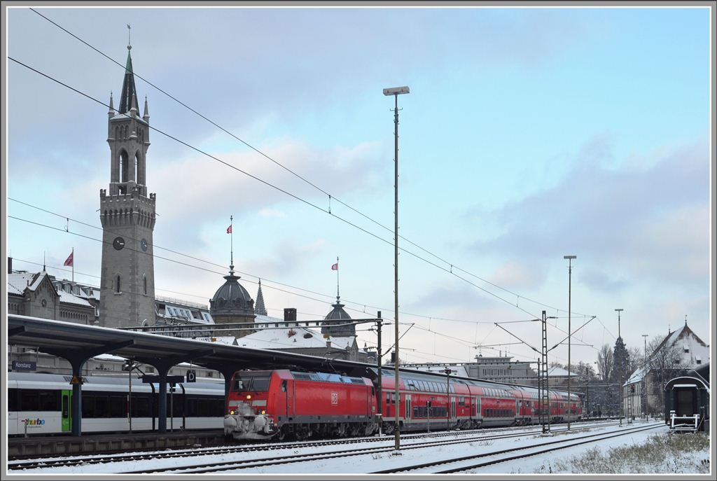 BB-Fotografentreffen Konstanz 08.12.2012.RE5313 aus Singen mit einer Lok BR146 trifft in Konstanz ein und wird in K�rze �ber die Grenze nach Kreuzlingen weiterfahren. (08.12.2012)