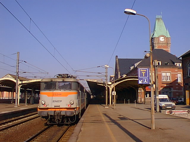 BB25244 abfahrbereit in Richtung Sden im Februar 1997 in Colmar.