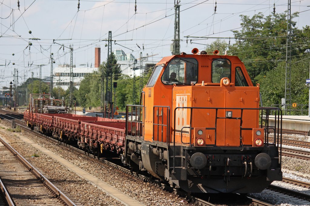 BBL 10 am 17.8.12 mit einem kurzen Bauzug in Mnchen-Heimeranplatz.