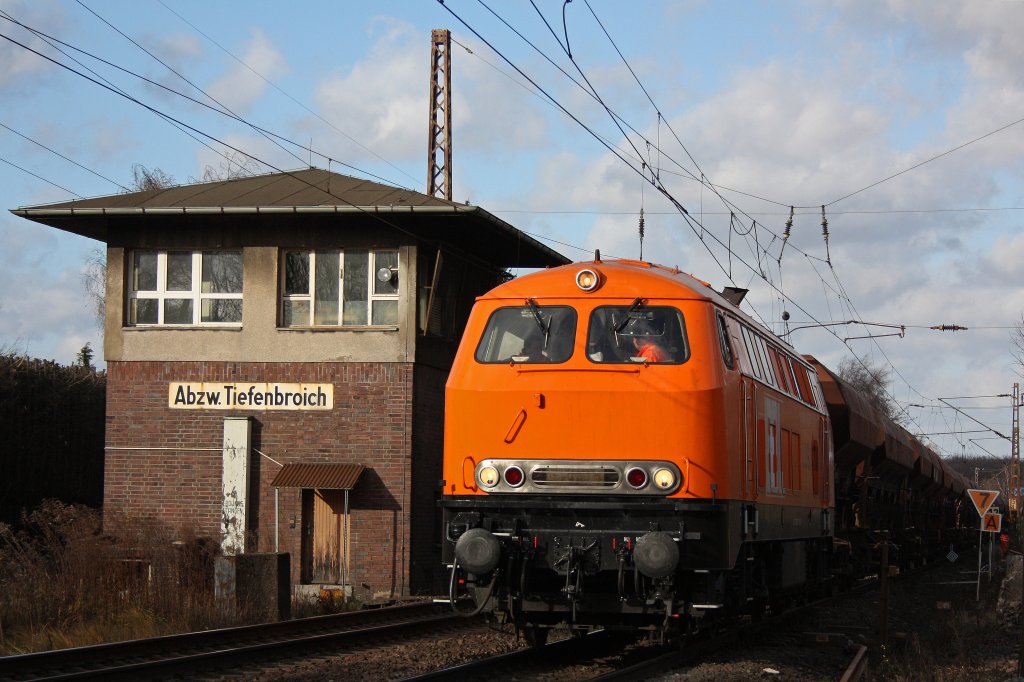 BBL 16 (225 100) war am 25.11.12 mit einem Schotterzug in Ratingen-Tiefenbroich im Einsatz.