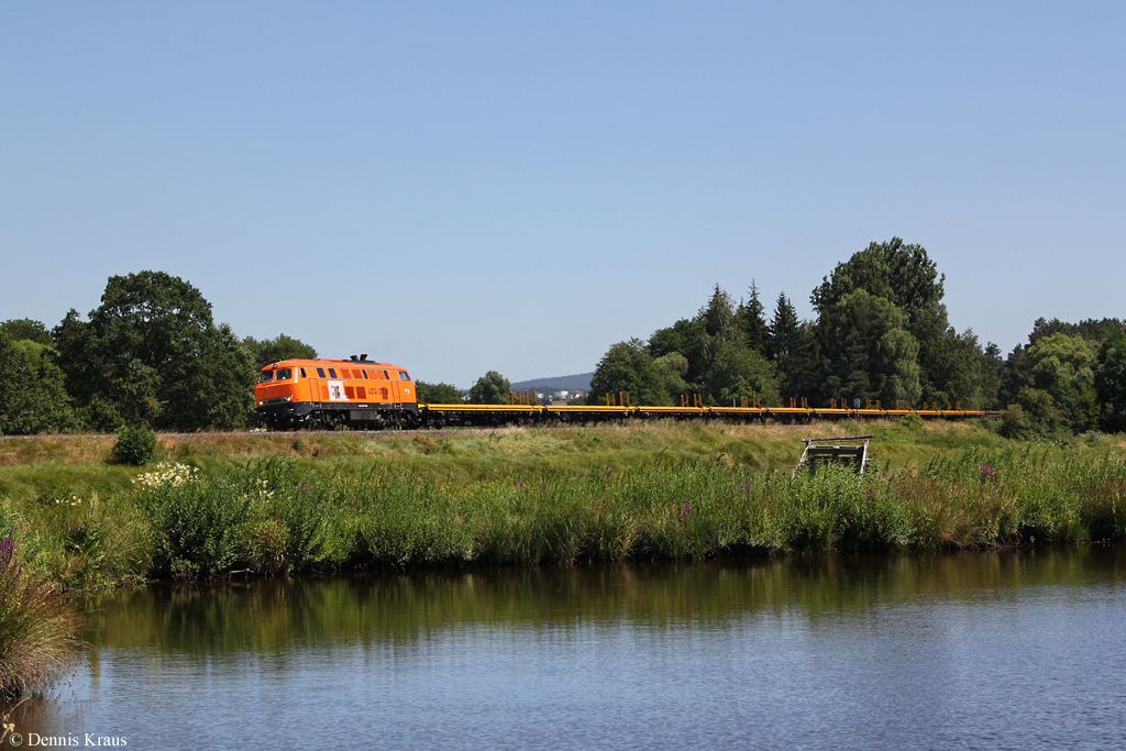 BBL 225 100 mit einem Bauzug am 21.07.2013 bei Wernberg.