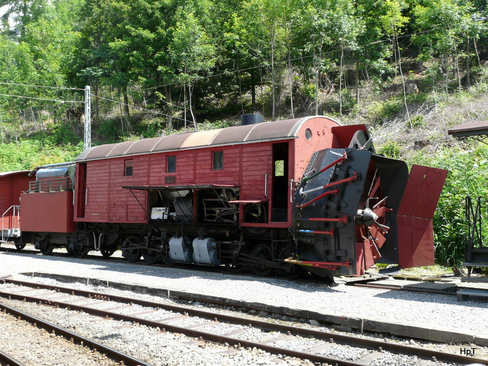 BC - Schneeschleuder im Betriebsareal von Chaulin ausgestellt am 12.06.2011