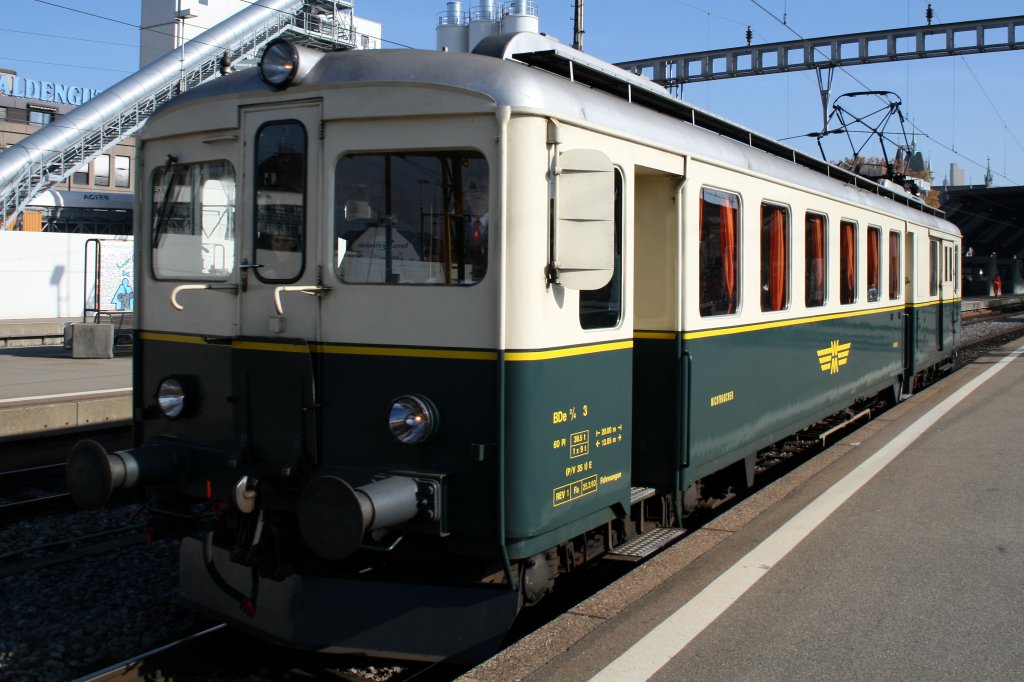 BDe 2/4 3 Baujahr 1939 bei der Ausfahrt. Aufgommen am 01.11.2009, Zrich HB.