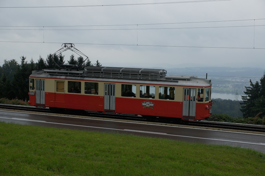 BDe 4/4 10 am 2.9.12 als Teil der Jubilumsparade. Das Bild wurde unterhalb von Scheuren aufgenommen.