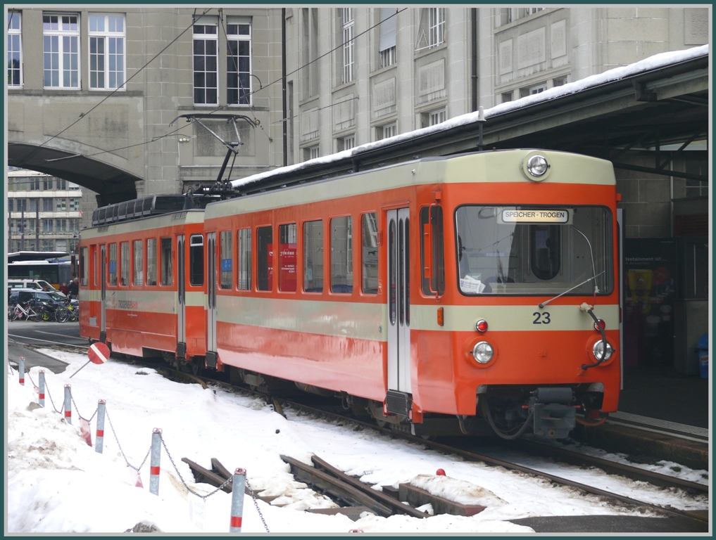 BDe 4/8 23 ist soeben aus Trogen in St.Gallen angekommen. (21.12.2010)
