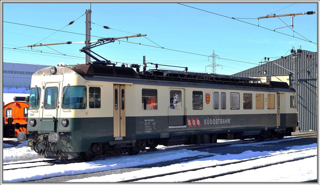 BDe 576 059-0 vor dem Depot in Samstagern ist fr mich immer noch der schnste Triebwagen der SOB. (19.02.2013)