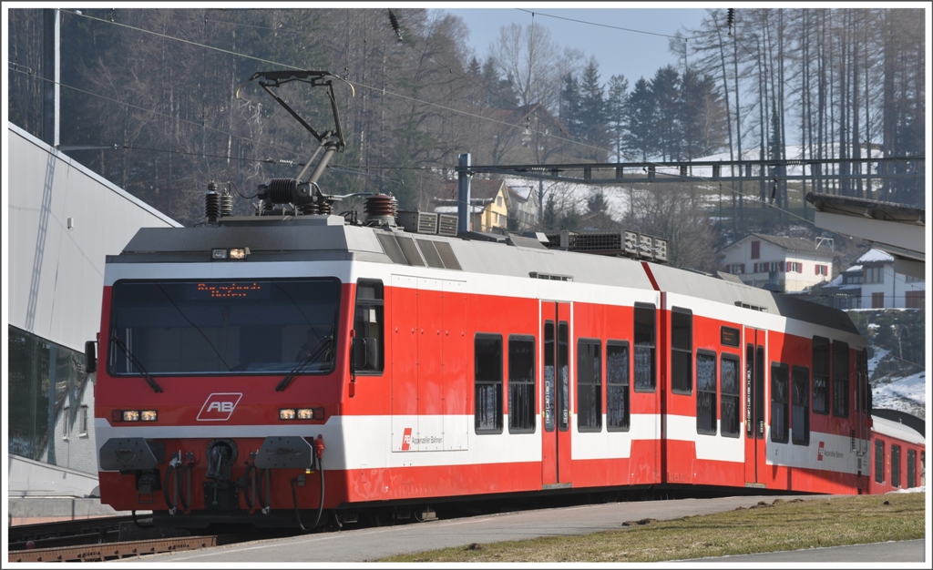 BDeh 3/6 25 nach Rorschach Hafen verlsst Heiden. (09.03.2011)