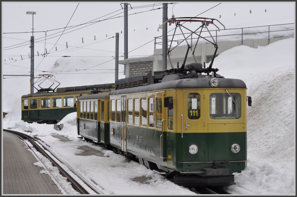 BDeh 4/4 101 und 111 auf der Kleinen Scheidegg. (25.043..2012)
