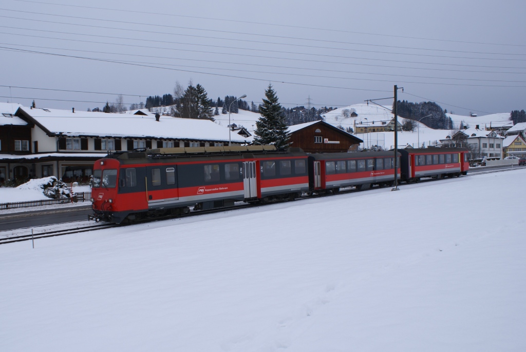 BDeh 4/4 13 verlsst am 27.11.10 den Sammelplatz Richtung Appenzell.