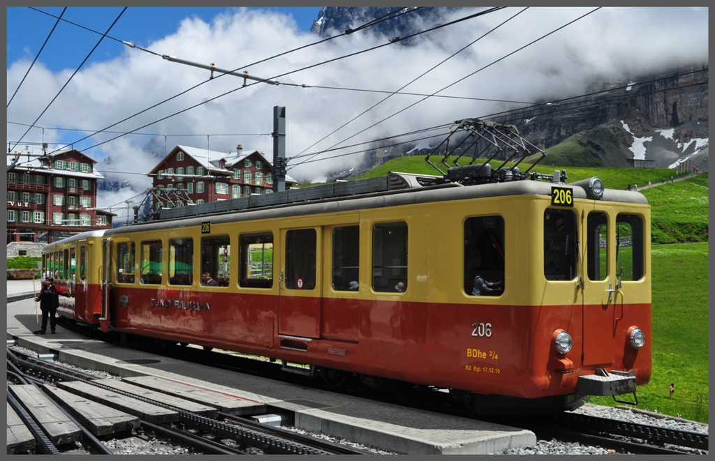 BDhe 2/4 206 in ursprnglicher Bemalung auf der Kleinen Scheidegg. (27.06.2012)