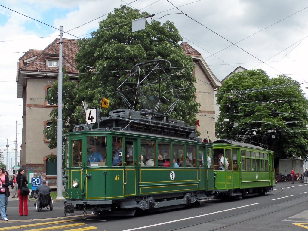 Be 2/2 47 und B2 331 am Wiesenplatz in Basel. Die Aufnahme stammt vom 18.06.2011.
