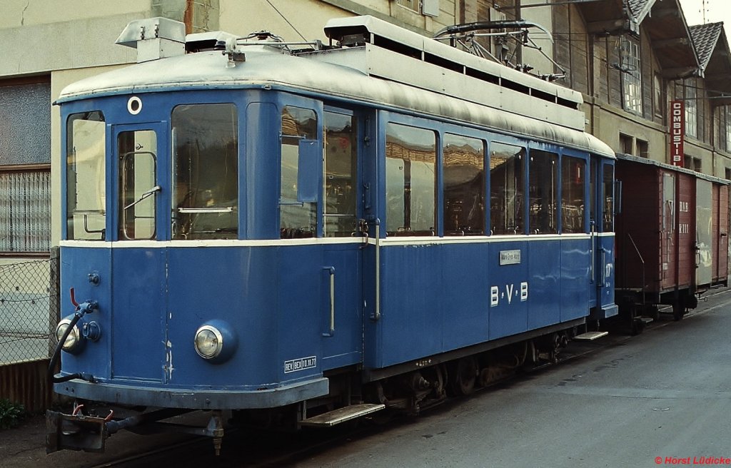 Be 2/3 17 der BVB (ex Überlandbahn Lausanne - Moudon) in Bex (Juli 1983)