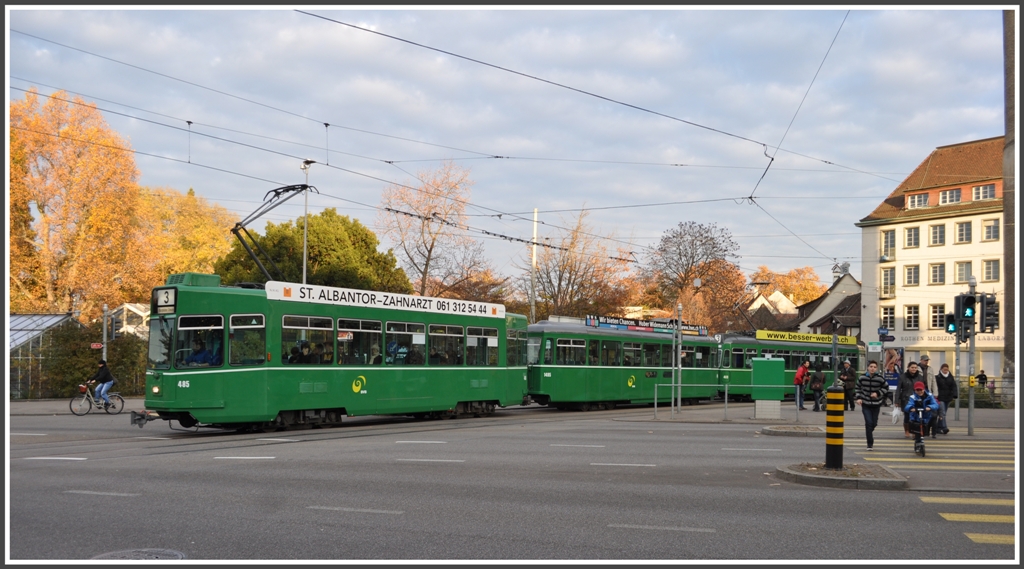 Be 4/4 + B4 + Be 4/4 in der Spalenvorstadt. (20.11.2011)