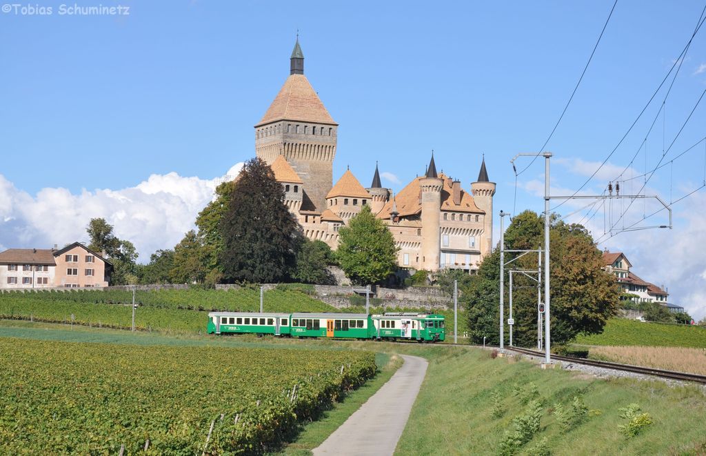  Be 4/4 14 als R127 bei Vufflens-le-Chateau am 24.09.2012