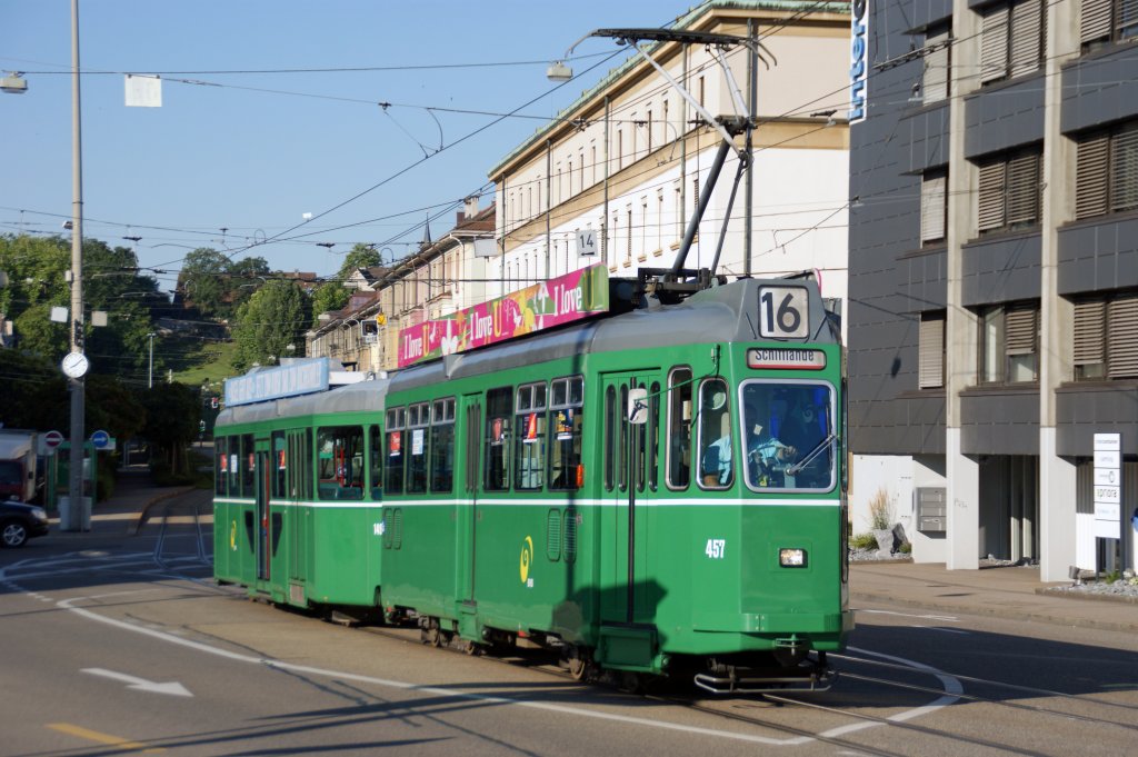 Be 4/4 457 auf der Linie 16 am IWB in Basel. Aufnahme: 03.07.2011.
