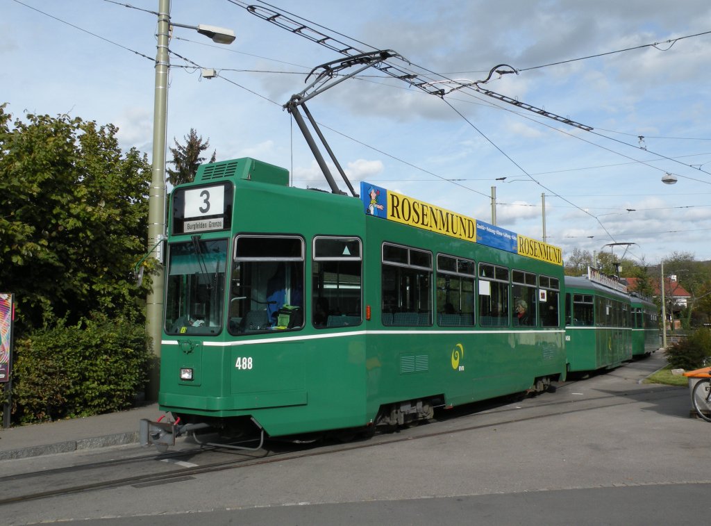 Be 4/4 488 auf der Linie 3 an der Endstation an der Birsfelden Hard. Die Aufnahgme stammt vom 01.11.2012.