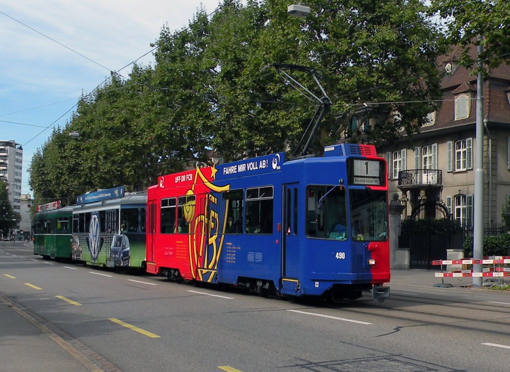 Be 4/4 490 auf seiner Stammlinie 1/14 zwischen den Haltestellen Schtzenhaus und Zoo Dorenbach. Die Aufnahme stammt vom 17.09.2012.
