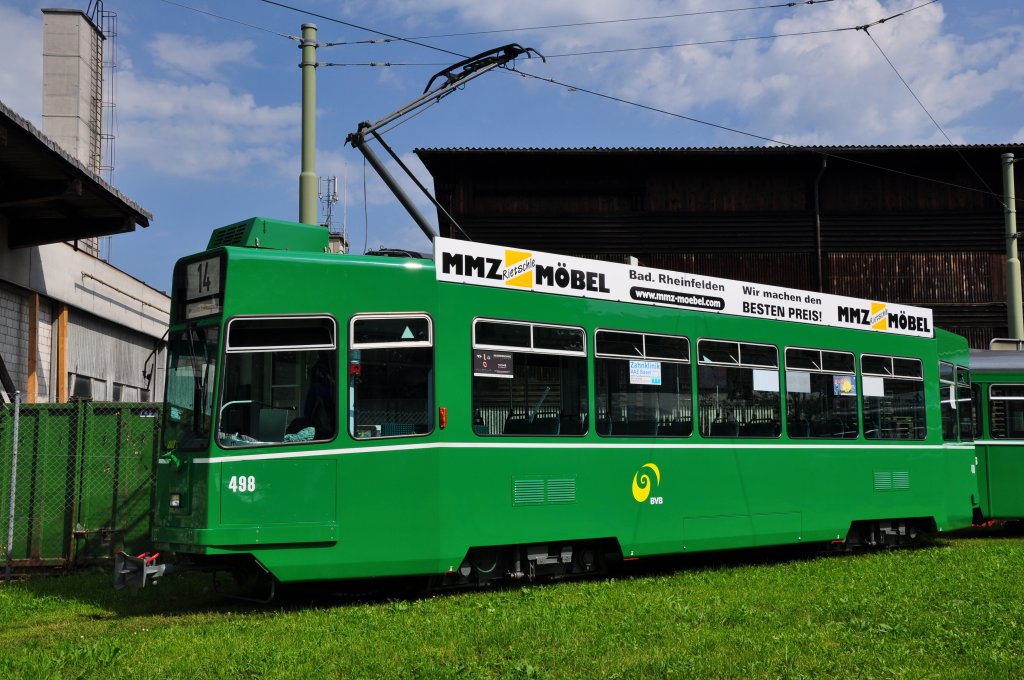 Be 4/4 mit der Betriebsnummer 498 auf der Linie 14 in der Schlaufe in Pratteln. Die Aufnahme stammt vom 14.08.2011.