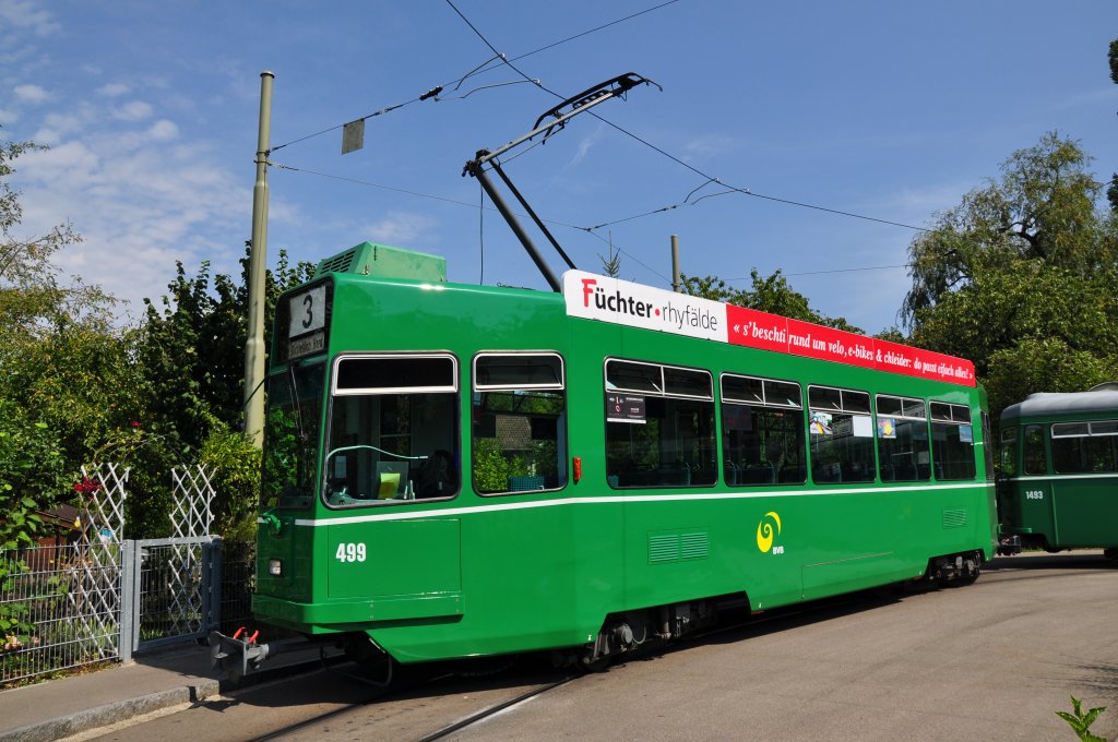 Be 4/4 mit der Betriebsnummer 499 auf der Linie 3 an der Endstation in Birsfelden hard. Die Aufnahme stammt vom 25.08.2011.