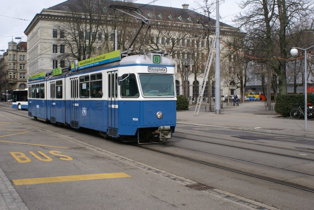 Be 4/6 1659 am 1.4.10 beim Brkliplatz. Dieses Fahrzeug war an diesem Tag die einzige Mirage auf der Linie 8.