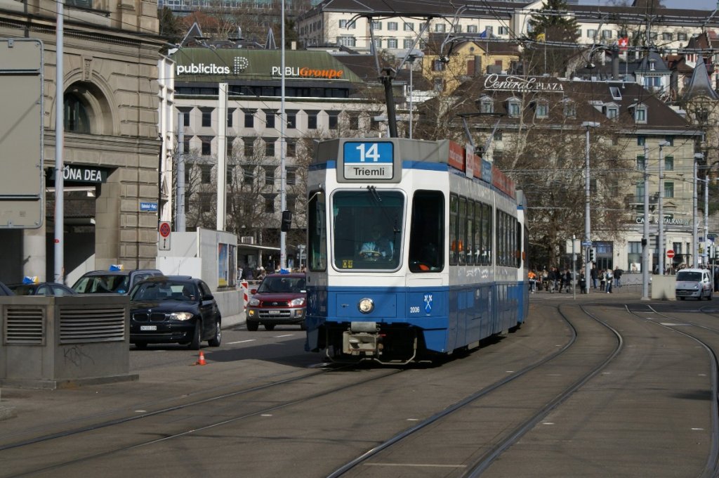 Be 4/6 2006 und Be 4/6 2306 befinden sich am 1.4.10 beim Zrcher Hauptbahnhof.