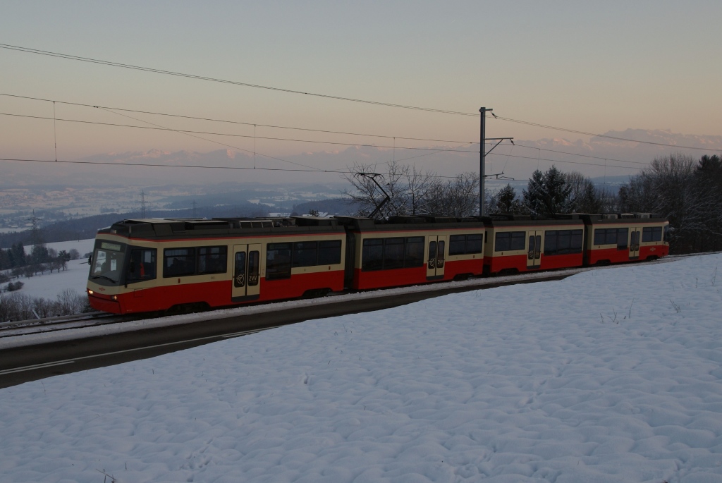 Be 4/6 61 und Be 4/6 62 befinden sich am 4.12.10 zwischen Neuhaus und Scheuren.