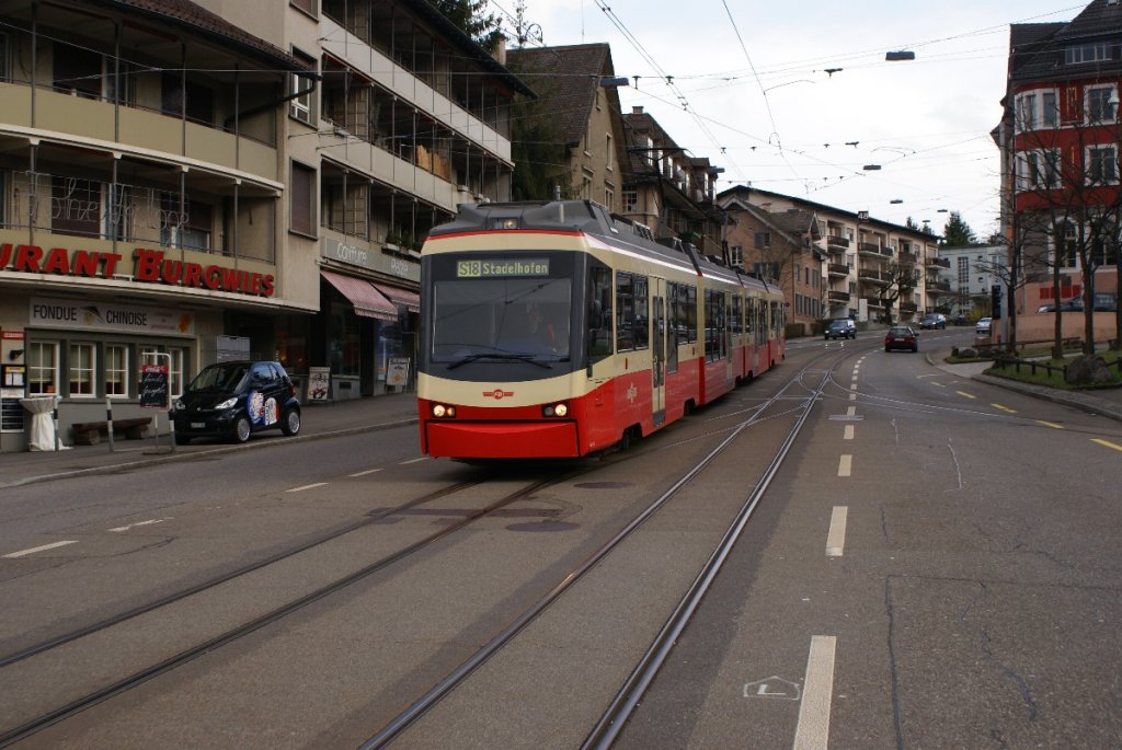 Be 4/6 72 und Be 4/6 67 am 1.4.10 kurz vor der Haltestelle Burgwies.

