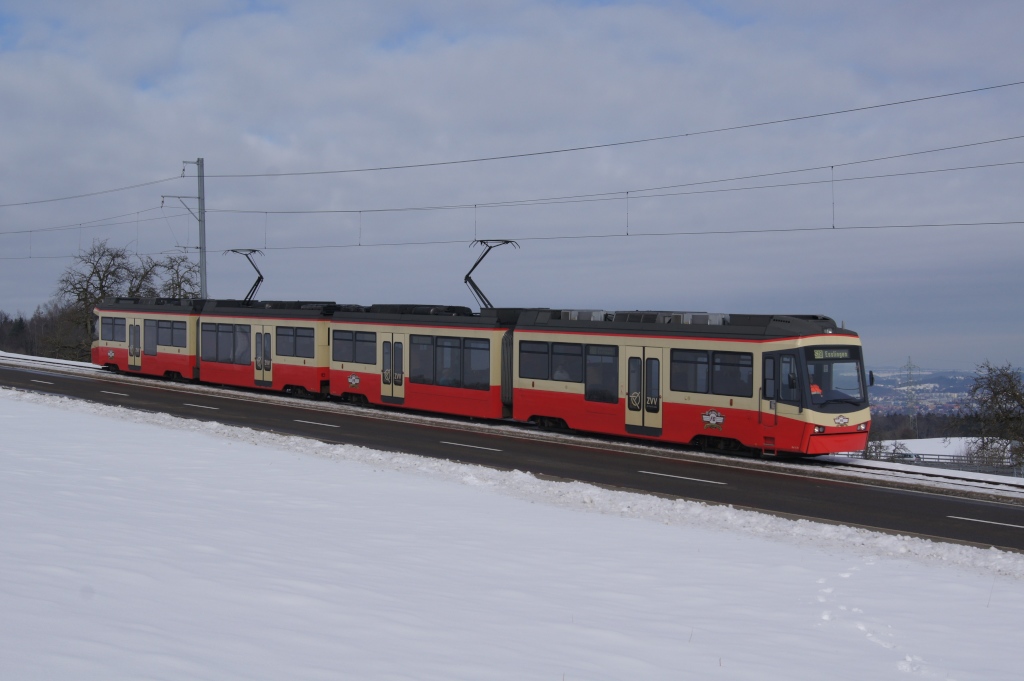 Be 4/6 72 und Be 4/6 73 fahren am 17.2.12 von Scheuren Richtung Neuhaus.