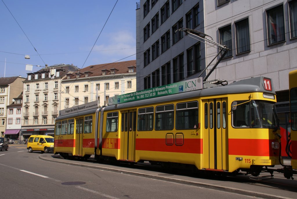 Be 4/6 der BLT mit der Betriebsnummer 115 als Anhngewagen auf der Linie 11. Die Aufnahme entstand am 22.09.2008.