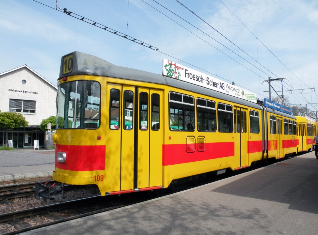 Be 4/6 mit der Betriebsnummer 109 hat eine Auffrischungsrevision erhalten. Dabei wurde am Heck das Elektrokabel und der Luftschlauch entfernt. Die Aufnahme stammt vom 06.05.2013.