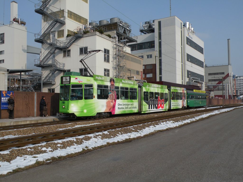 Be 4/6S mit der Betriebsnummer 661 und der MUBA Vollwerbung fhrt zur Haltestelle Ksteli. Die Aufnahme stammt vom 08.02.2012.

