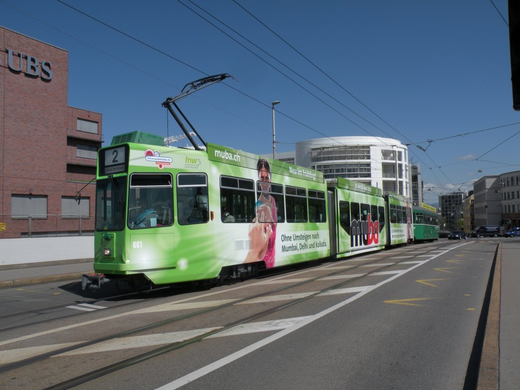 Be 4/6S mit der Betriebsnummer 661 und der MUBA Vollwerbung auf der Linie 2 an der Haltestelle Markthalle. Die Aufnahme stammt vom 03.05.2012.