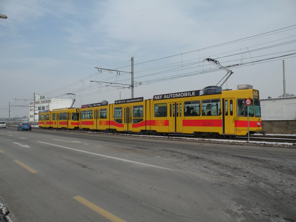 Be 4/8 207 und der Be 4/6 264 auf der Linie 10 fahren Richtung Haltestelle M-Parc. Die aufnahme stammt vom 09.02.2012.