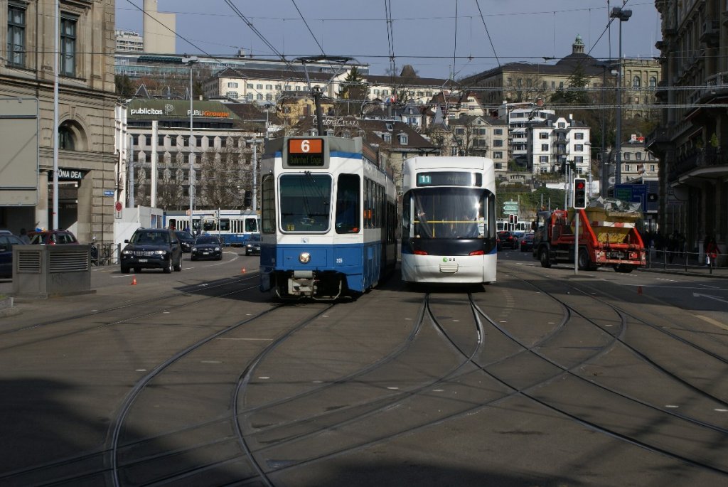 Be 4/8 2106 am 1.4.10 beim Hauptbahnhof. Ein VBG-Cobra macht sich gerade auf die Reise Richtung Auzelg.