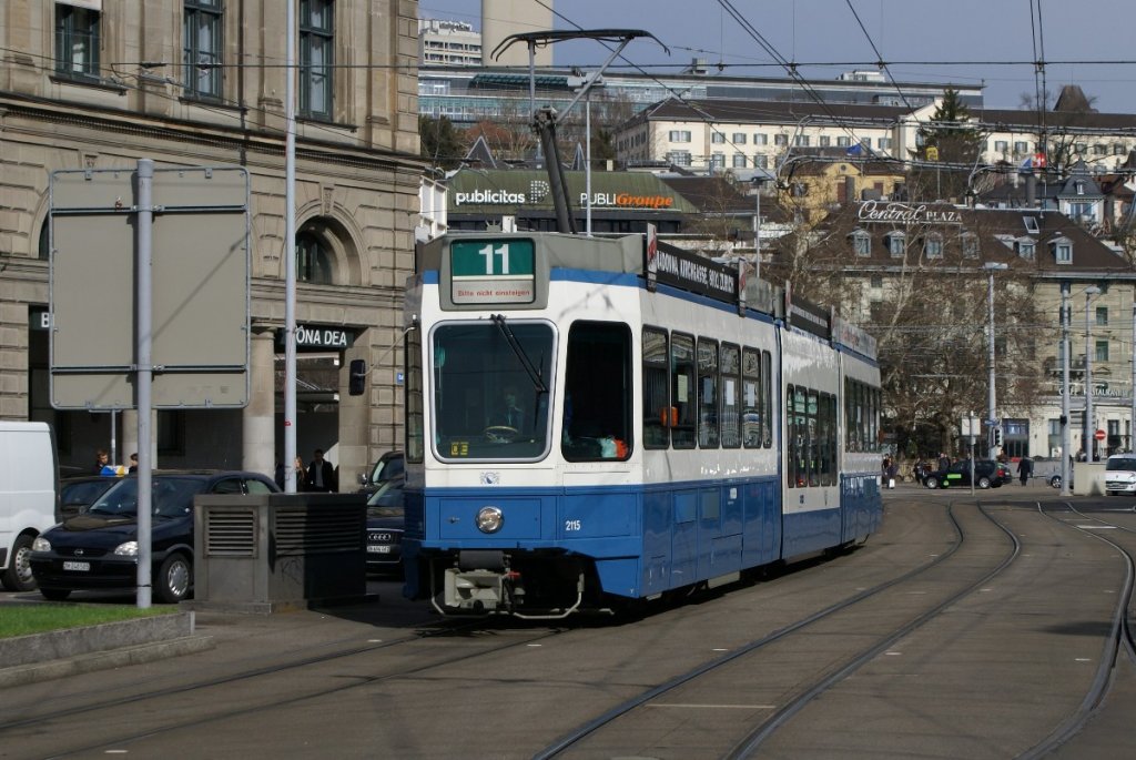 Be 4/8 2115 am 1.4.10 auf Dienstfahrt beim Hauptbahnhof. 

