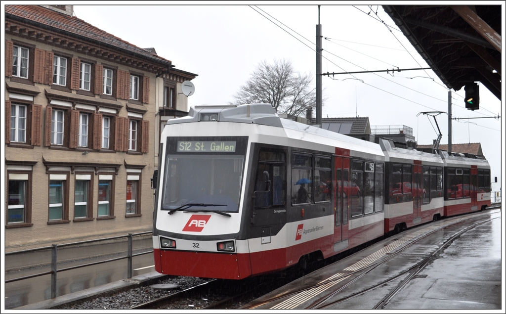 Be 4/8 32 in Trogen. (17.03.2011)