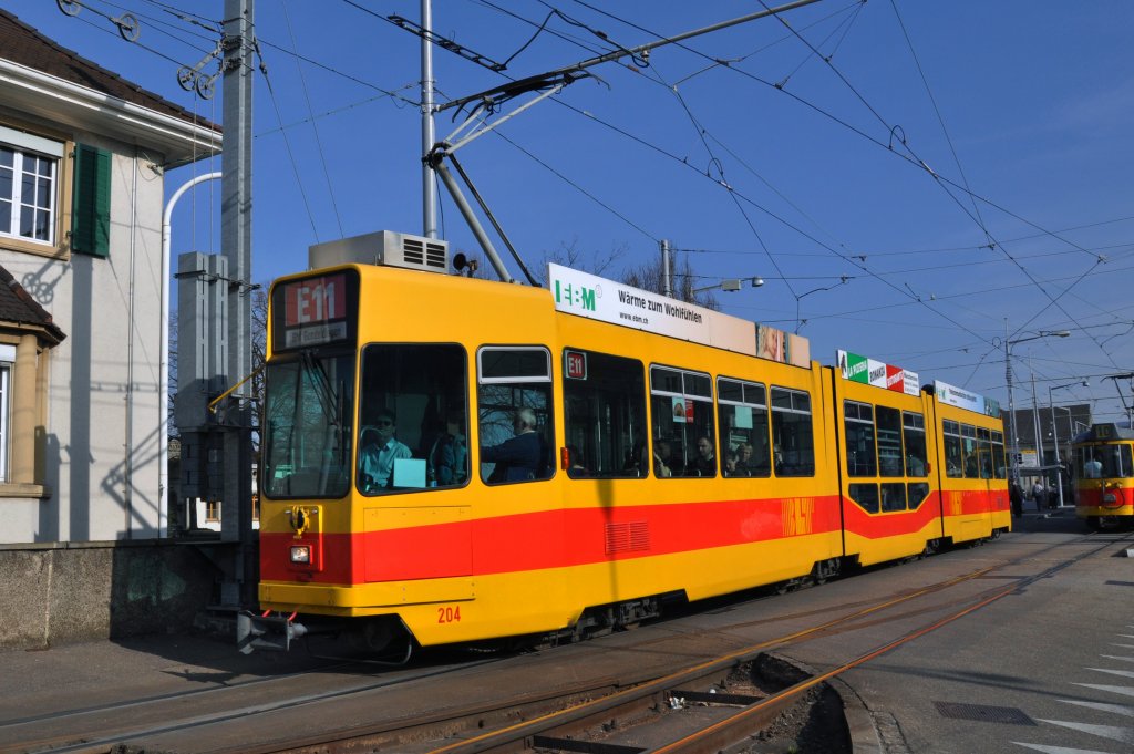Be 4/8 mit der Betriebsnummer 204 auf der Linie 11 E fhrt Richtung haltestelle Mnchensteinerstrasse. Die Aufnahme stammt vom 27.03.2012.