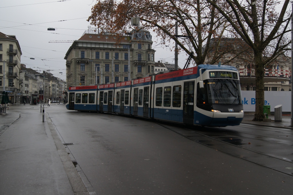 Be 5/6 3080 befindet sich am 11.12.11 beim Bahnhof Stadelhofen.