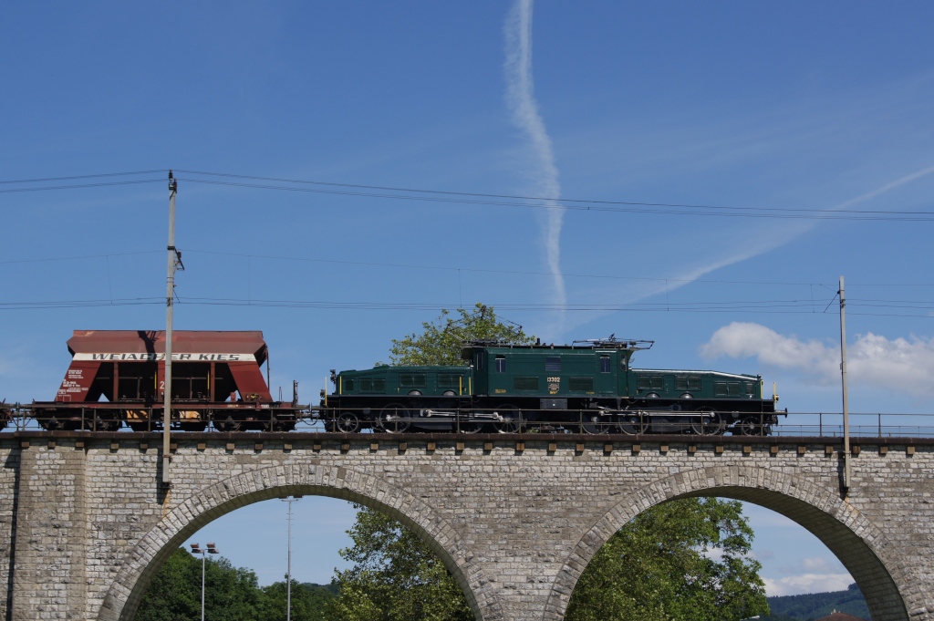 Be 6/6 III 13302 am 14.6.12 bei Eglisau.