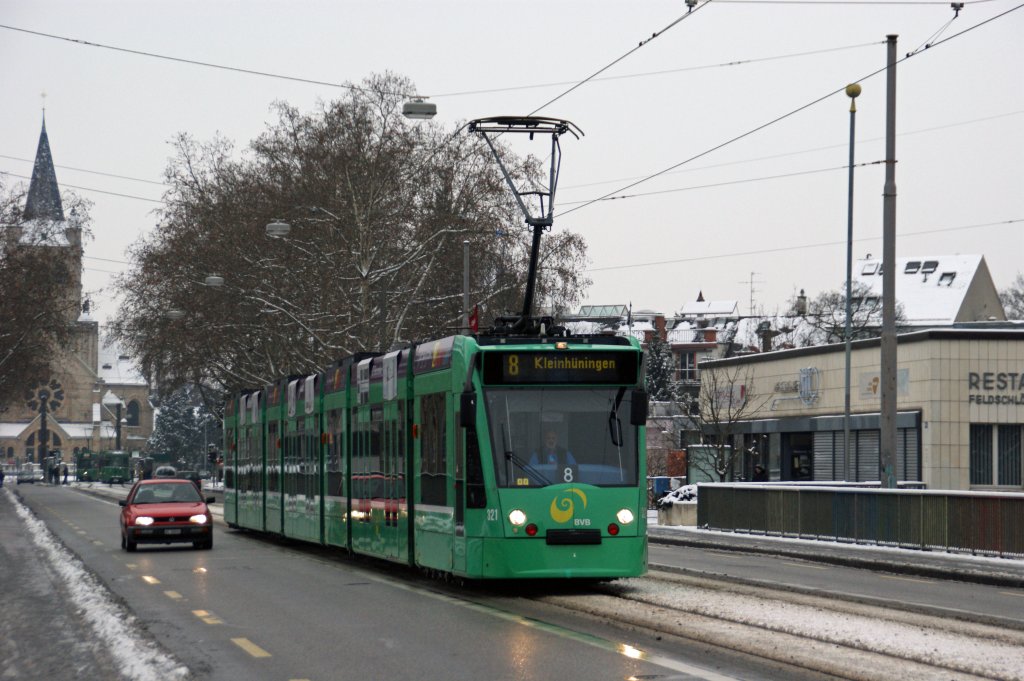 Be 6/8 Combino mit der Betriebsnummer 321 fhrt auf der Viaduktstrasse Richtung Haltestelle Markthalle. Die Aufnahme stammt vom 10.02.2010.