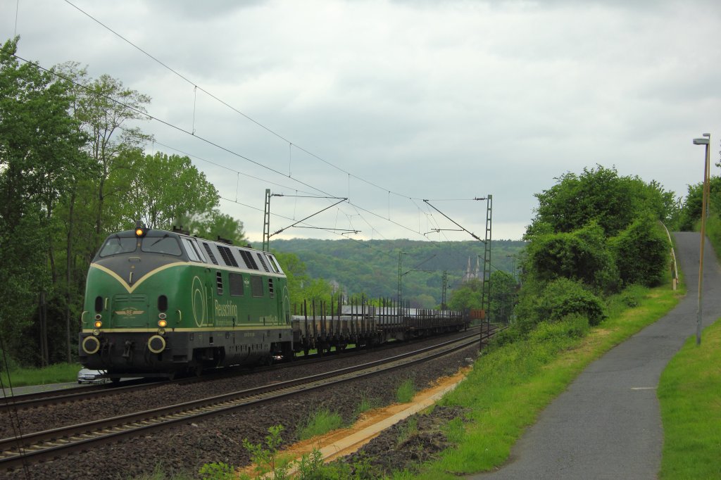 BEG D9  220 053  mit ihrem Alu-Zug in Erpel am 18.5.2012 