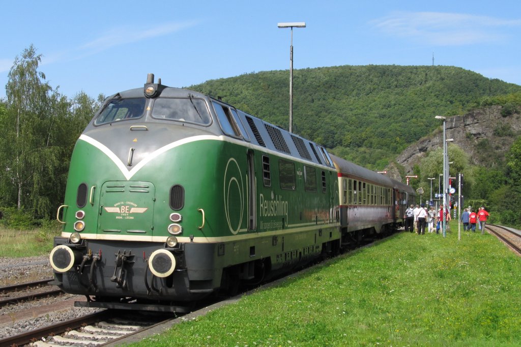 B.E.G. V200 053 mit dem  Ahrbmmel  bei Kreuzberg( Ahr ). 21.8.2011.