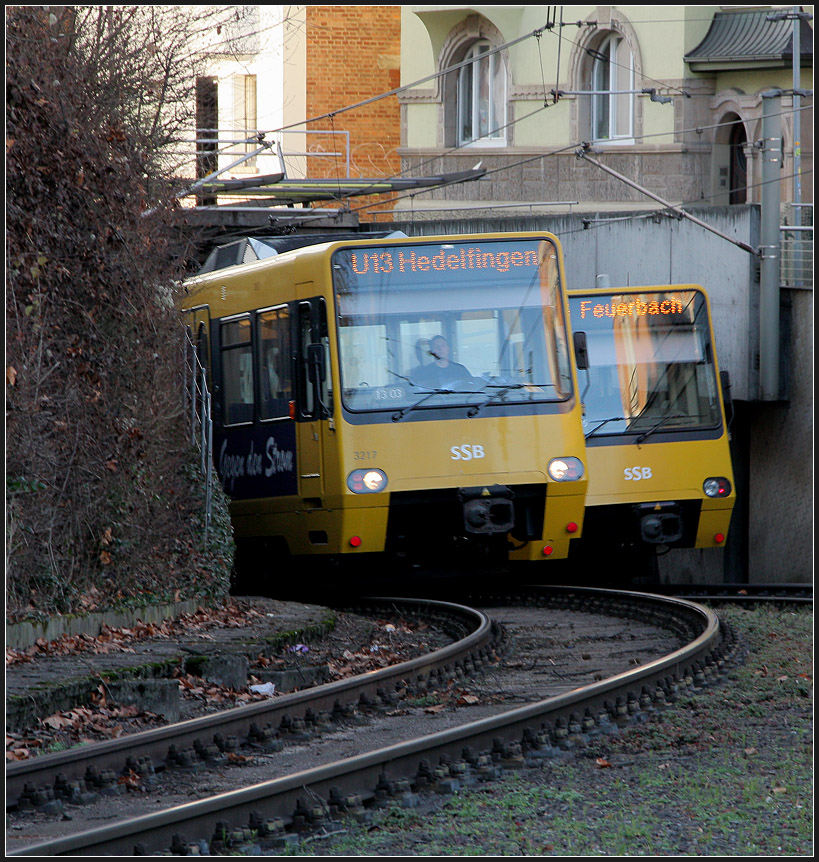 Begegnung in der Tunnelrampe - 

Zwei Bahnen der Linie U13 in der Tunnelrampe am Bahnhof von Stuttgart-Feuerbach. 

Erste Version der Aufnahme war berechtigterweise wegen Unschärfe abgelehnt. Mit viel Nachbearbeitung konnte ich dann doch das Bild soweit nachschärfen, das es angenommen wurde.

29.12.2011 (M)