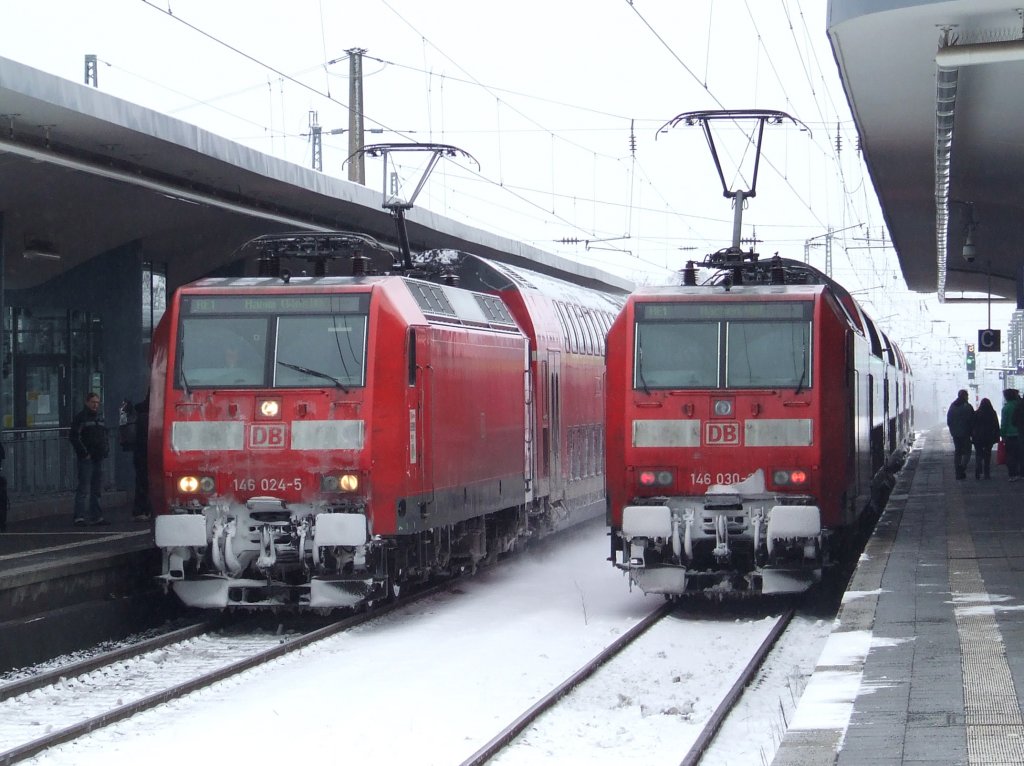 Begegnung zweier BR 146.0 der DB Regio NRW Gmbh im Bochumer Hbf am 03.01.2010.