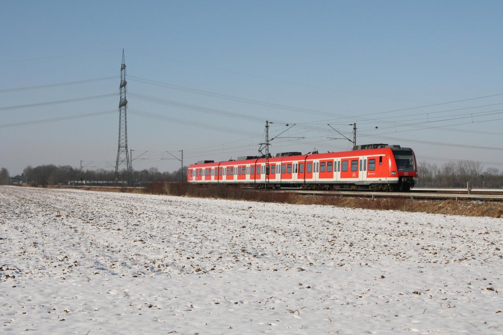 Bei -10C kam am 05.02.12 die S2 inform von 423 856-4 nach Erding in Poing des Weges.