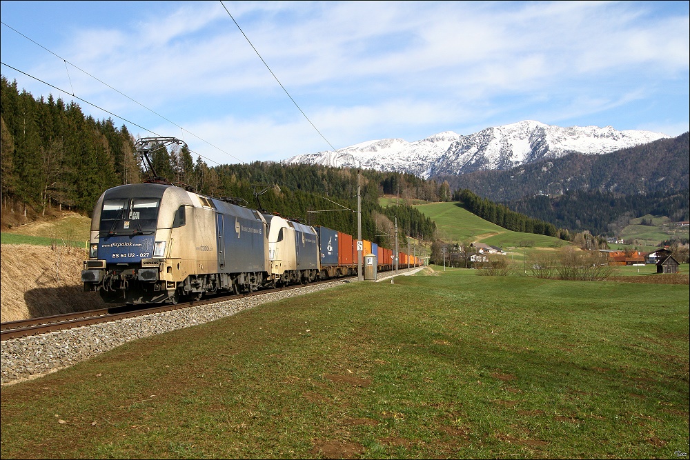 Bei der Anreise zum Dampfspektakel in Deutschland fuhr uns am 1.4.2010 noch das WLB Tandem ES 64 U2-027 & ES 64 U2-035  mit dem 61451 vor die Linse ;O)
Spital am Pyhrn 1.4.2010