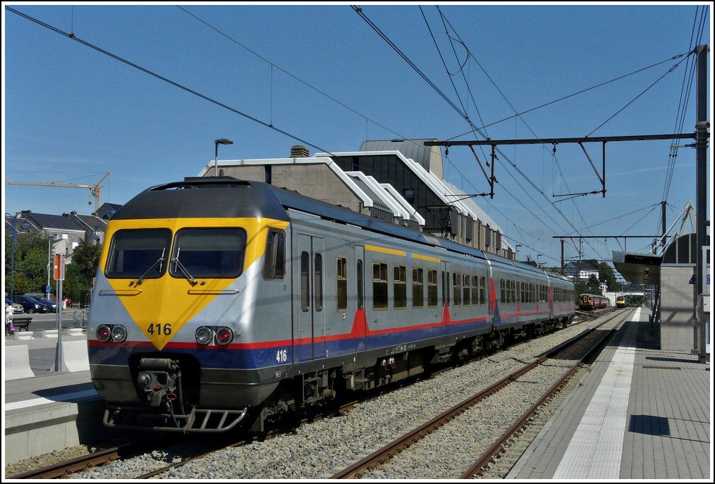 Bei herrlichem Sommerwetter pr�sentierte sich die AM 80 416 als L Zug nach Spa-G�ronst�re am 20.08.2011 im bestem Licht in Welkenraedt. (Hans)  